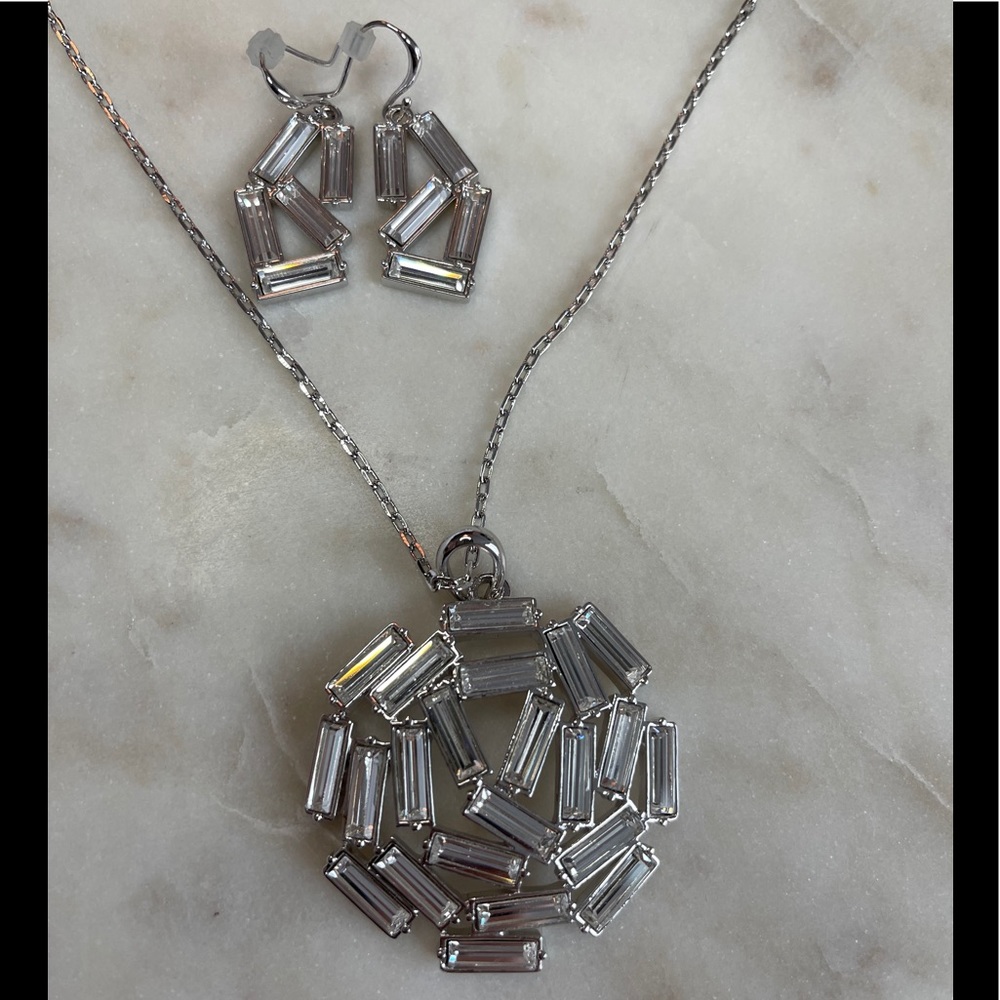 Swarovski touchstone crystal pendant necklace set